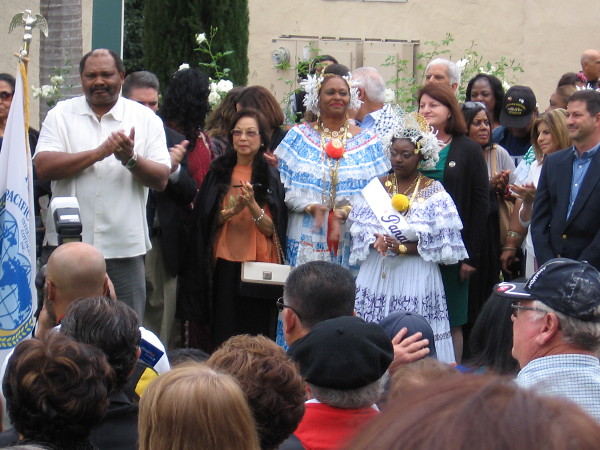 Beauty queens from the House of Panama stood proudly with others near the podium.