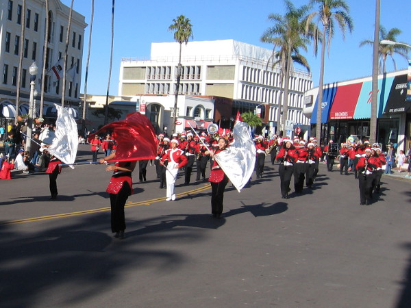 Here come the Sweetwater High School Red Devils!