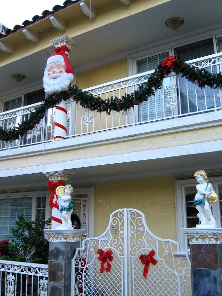 Hey Santa! I see you're still hanging around Little Italy. You must be really hungry.