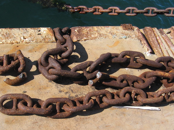 A broken chain at the Maritime Museum of San Diego.