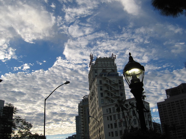 A street lamp is still on. Another fantastic morning in downtown San Diego for a pleasant walk.