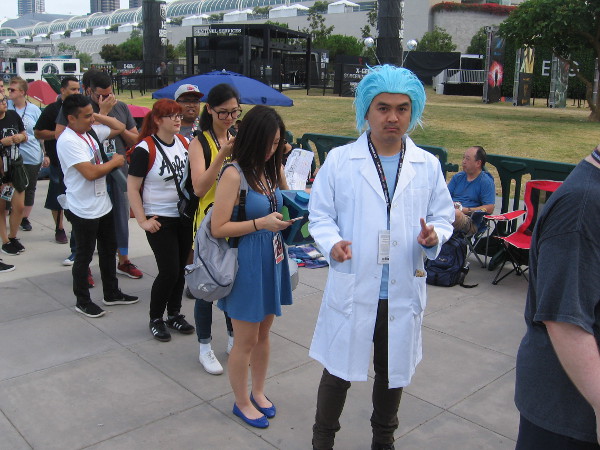 I was told this is a cosplay of Rick the Alien.