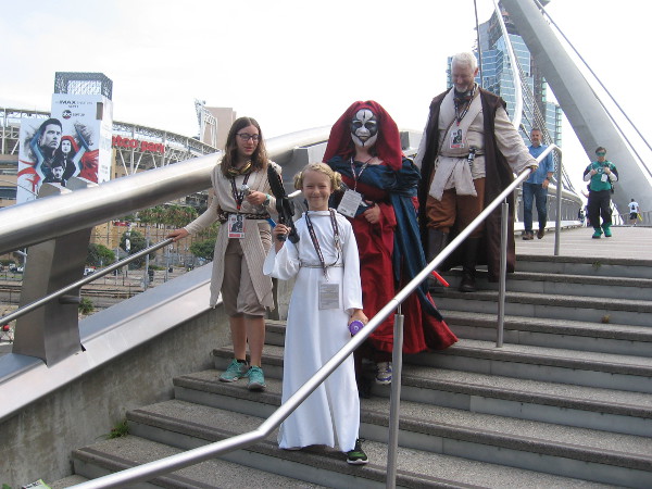 Here comes Princess Leia with her entrourage.