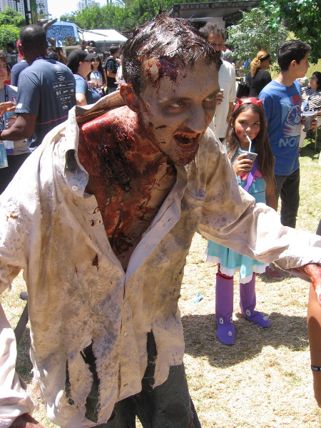 Thank goodness this one doesn't seem to see me.