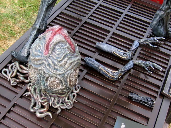 A very detailed Alien egg and limbs.