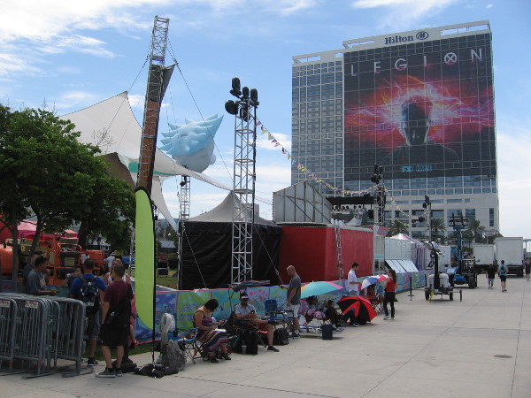 Tonight is Preview Night. Tomorrow is when 2017 San Diego Comic-Con begins in earnest!