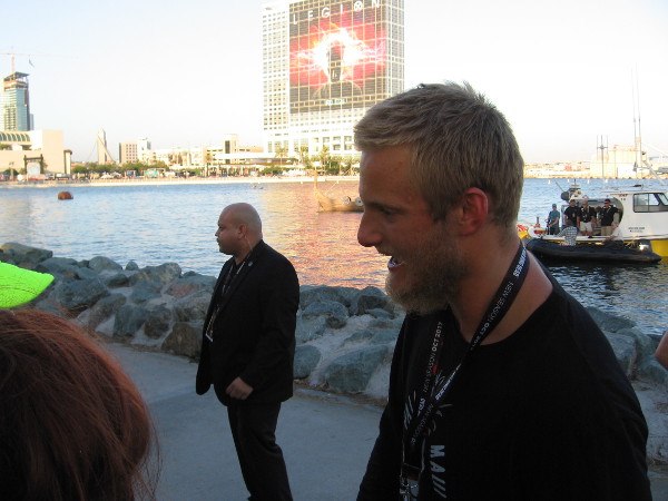 Travis Fimmel greets his fans in San Diego during 2017 Comic-Con.