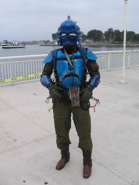 I was told this is a cosplay of Spartan Mandalorian.