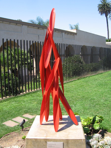 Aim I, Alexander Liberman, 1980. Biased sliced aluminum tubes.