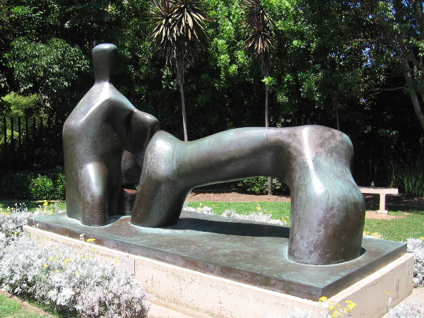 Reclining Figure: Arch Leg, Henry Moore, 1969. Bronze.