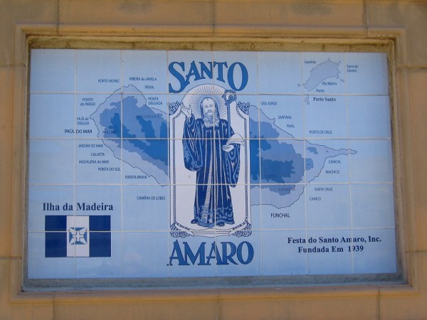 Map of the island of Madeira and image of Santo Amaro.