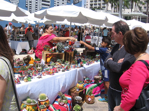 Lots of cool crafts and artwork was for sale!