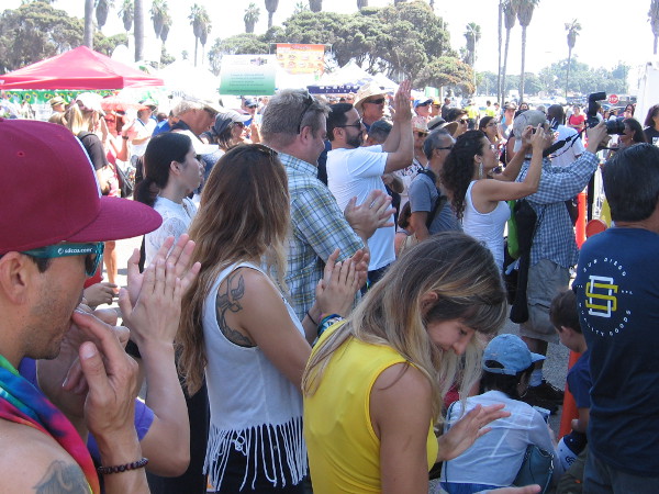 A funny photo of two people in the crowd. Can you spot them?