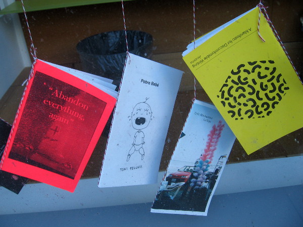 Abandon everything again. Pobre Bebé. La Playa. A Manifesto for Discomfortable Writing.