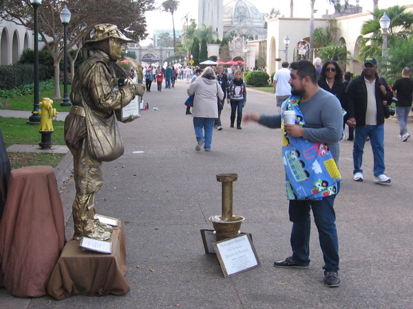 Will recites Shakespeare on El Prado.