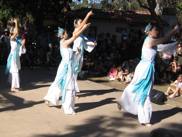 A graceful performance by members of the UCSD Chinese Dance Association.