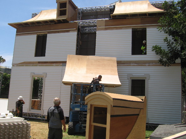 A guy working on the Castle Rock offsite said this is the bed and breakfast.