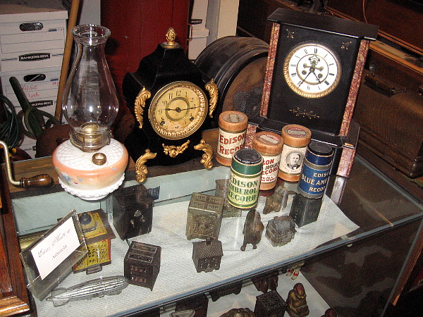 So many fantastic old objects and collectibles, my eyes almost popped out of my head.