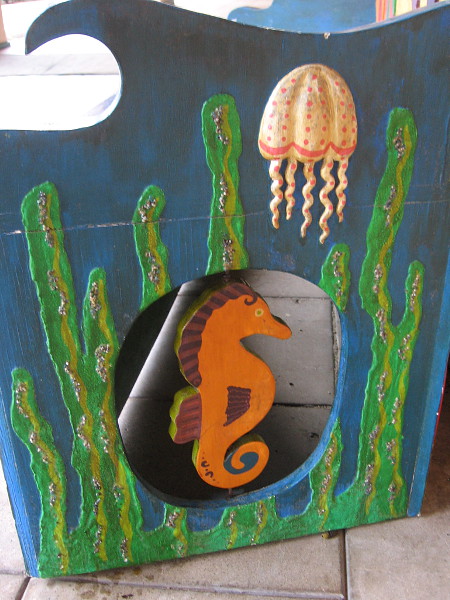 A seahorse and jellyfish.