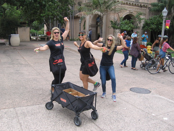 The silly Lärabar Street Team danced for my blog, then I got some yummy samples to eat!