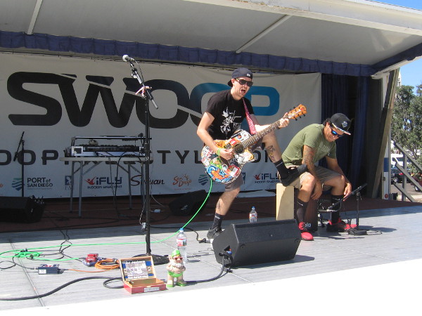 The live music guys were taking a break when I walked by, but did a rocker pose for my camera!