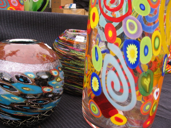 I like how colorful and cheerful these pieces are at one artist's table.