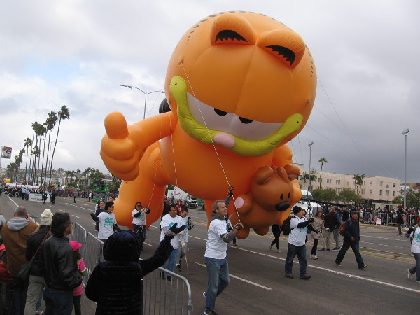 And now I see good old Garfield! He's giving somebody the thumbs up.