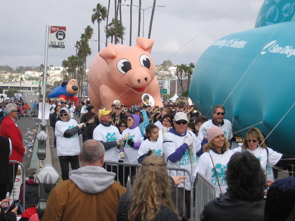 Goodness! Here come even more balloons down Harbor Drive!