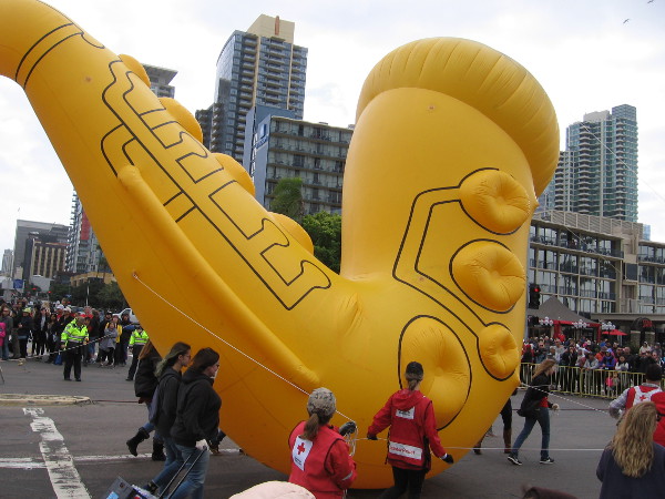 The parade program calls this balloon entry Saxophone. It sure is a big one, though!