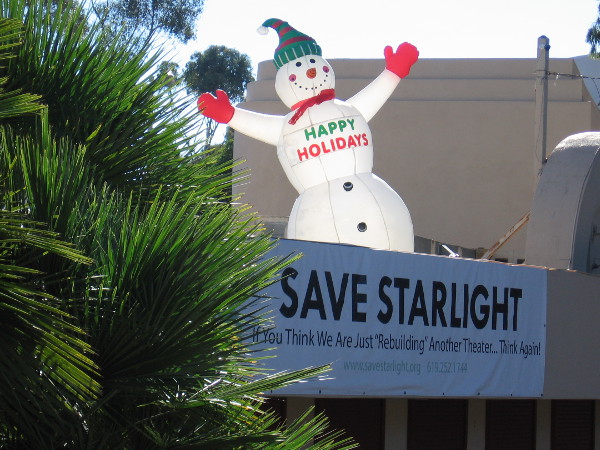 I headed over to the Starlight Bowl and spotted a happy snowman atop the outdoor amphitheater's roof.