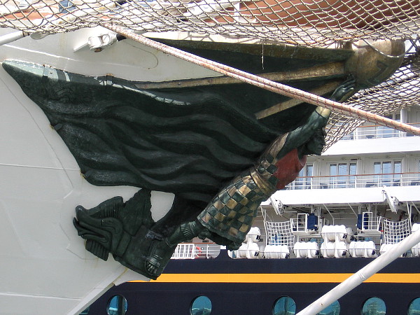 The bronze figurehead was sculpted by Peruvian artist Pilar Martínez.