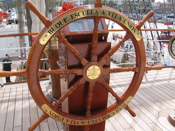 The shining words BUQUE ESCUELA A VELA UNION.