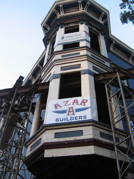 Construction at the 1887 Grand Pacific Hotel.