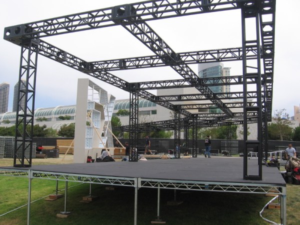 The FX Fearless Forum appears quite a bit different from their offsite last year.