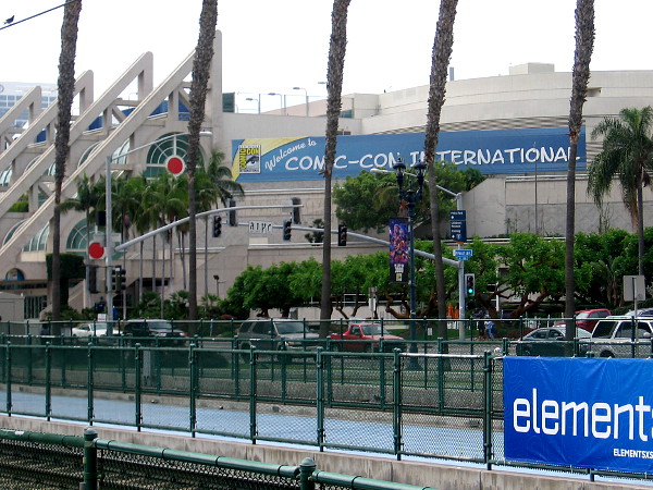 The familiar old Welcome to Comic-Con International banner is now on the San Diego Convention Center.