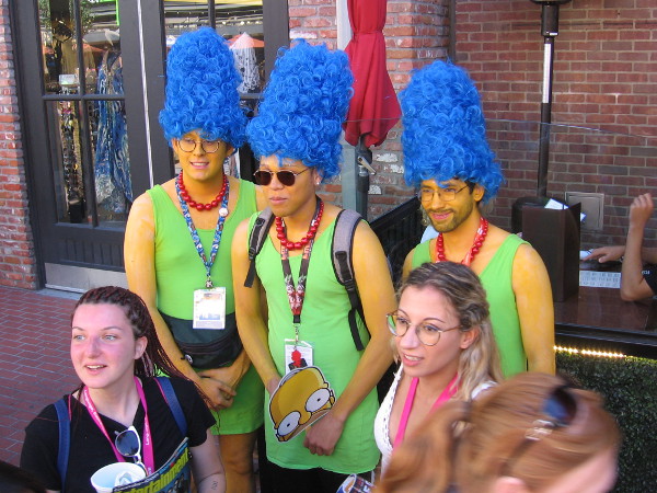 Marge Simpson cosplay times three!