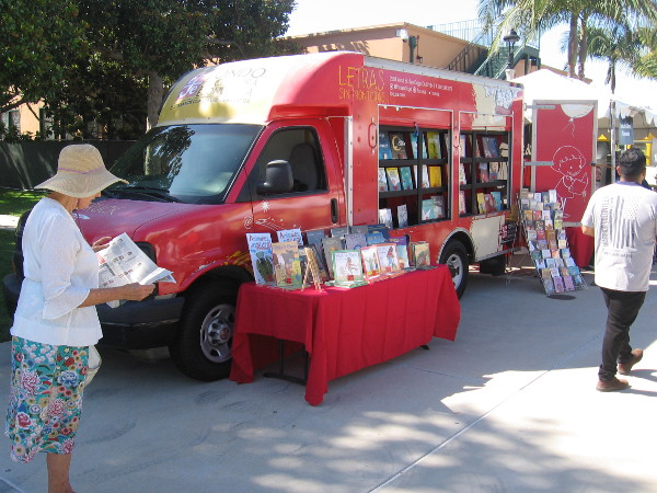 Letras Sin Fronteras had their bookmobile at the festival.