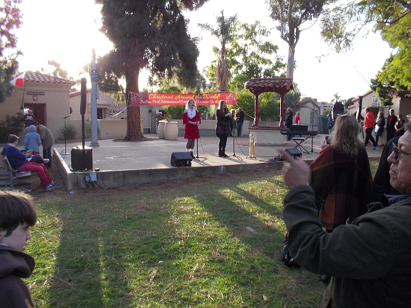Entertainment at the International Cottages during 2019 Christmas on the Prado.