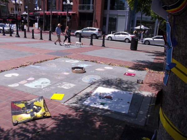 The Comic-Con 2020 shrine keeps growing larger. On Friday new fan-created chalk art appeared!