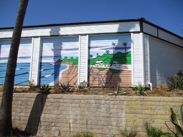 I spotted this mural on the rear of a 7-Eleven store near San Elijo Avenue and Orinda Drive.