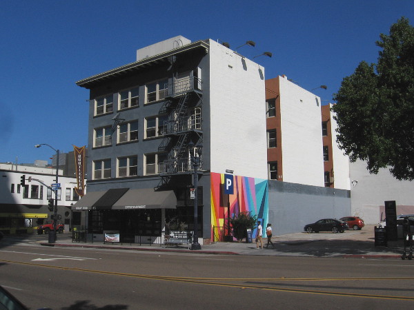 Here's a relatively new mural on Market Street that I noticed before but failed to photograph.