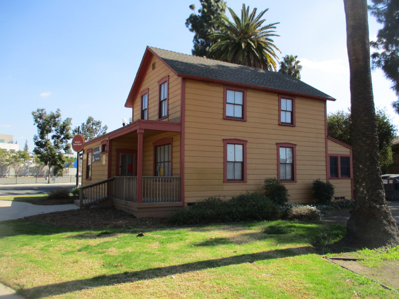 A walk around El Cajon’s Knox House Museum. Cool San Diego Sights!