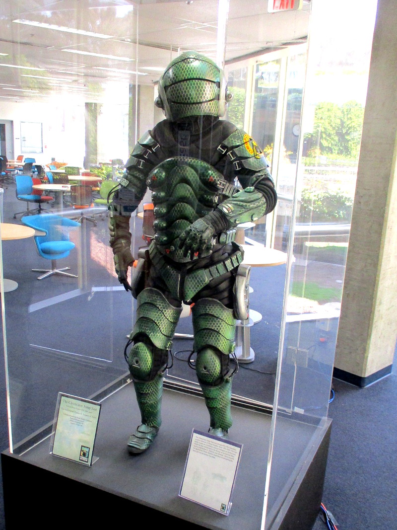 The cool Chameleon Jump Suit at UCSD library! – Cool San Diego Sights!