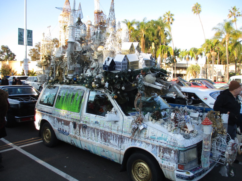 Christmas Imaginarium Carriage visits Balboa Park! – Cool San
